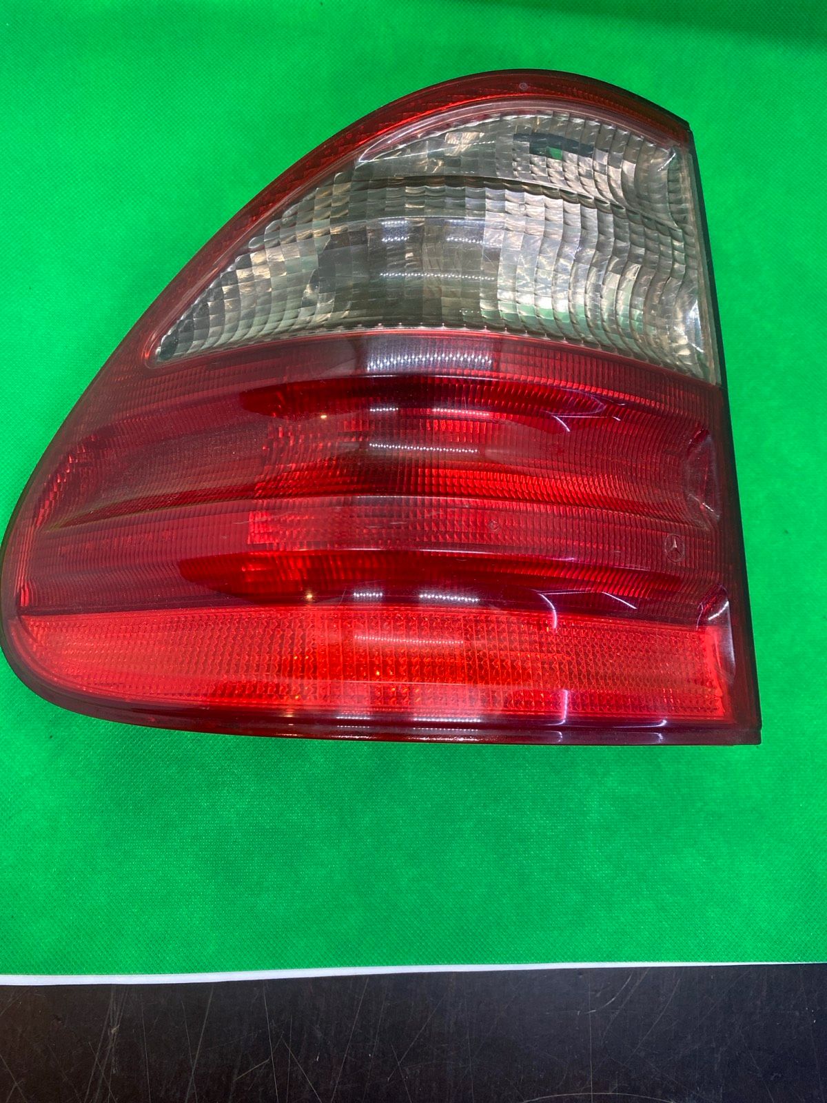 Mercedes W210 Rücklicht links  2108205364