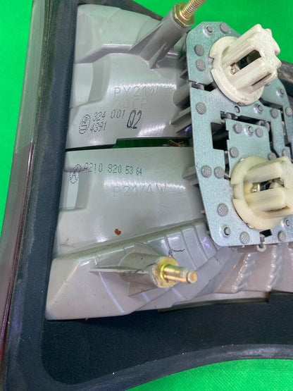 Mercedes W210 Rücklicht links  2108205364