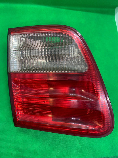 Mercedes  W210 Rücklicht rechts A2108205964