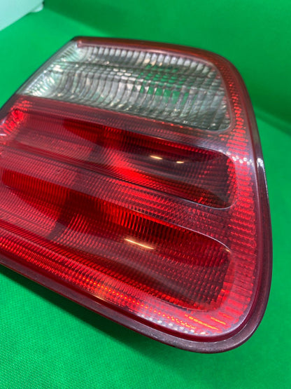 Mercedes  W210 Rücklicht rechts A2108205964