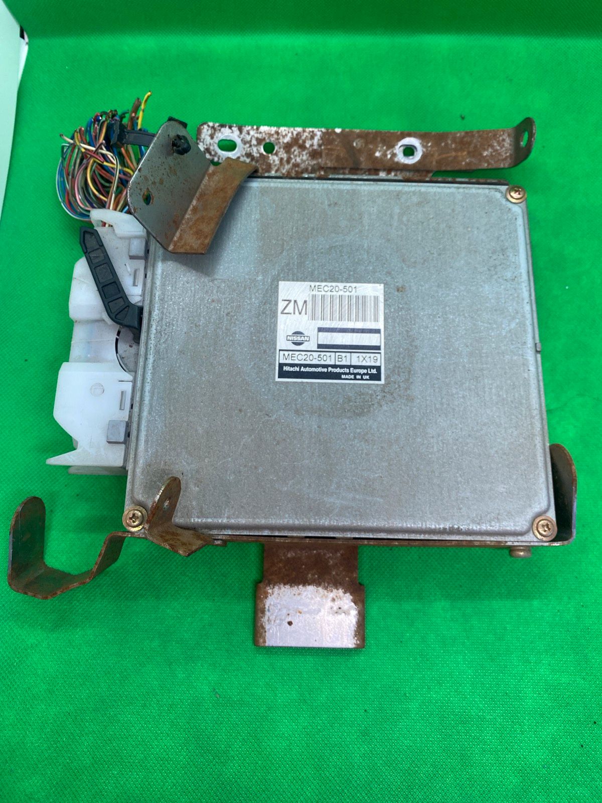 Nissan Primera Motorsteuergerät P11 MEC20-501B11X19  /B0410