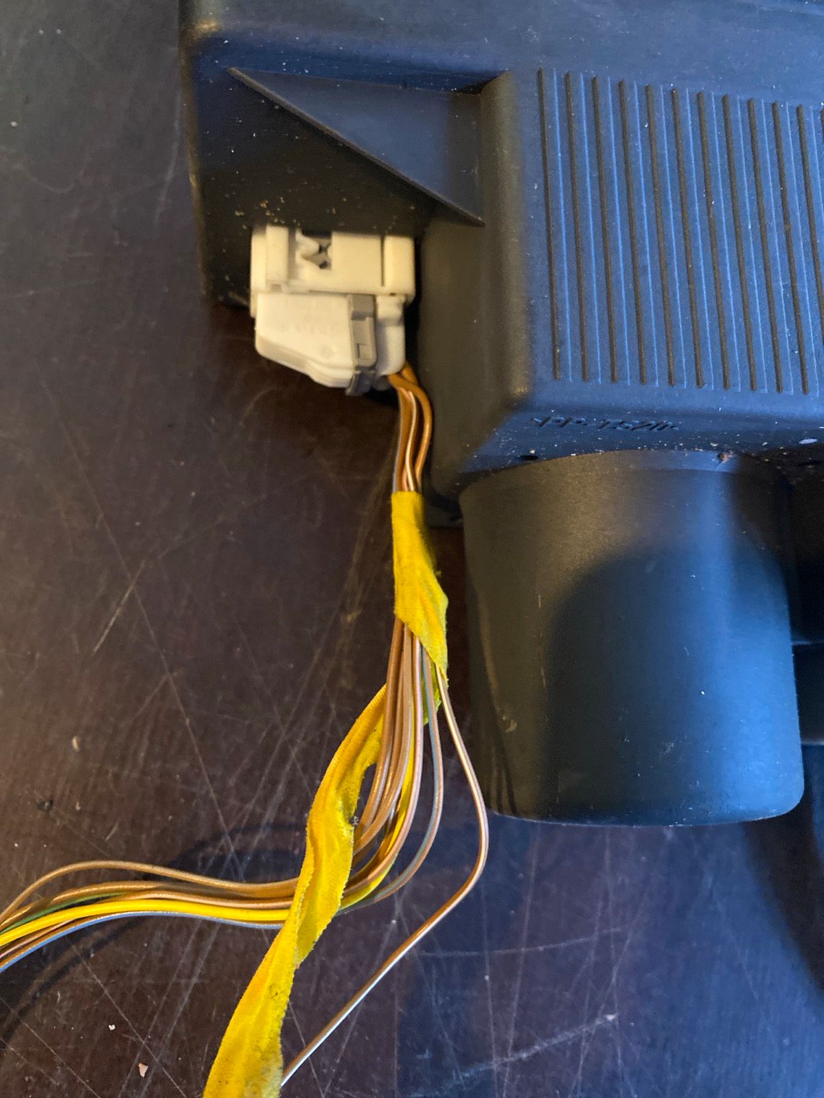 Mercedes W210  2108001448 Zentralverriegelung Pumpe