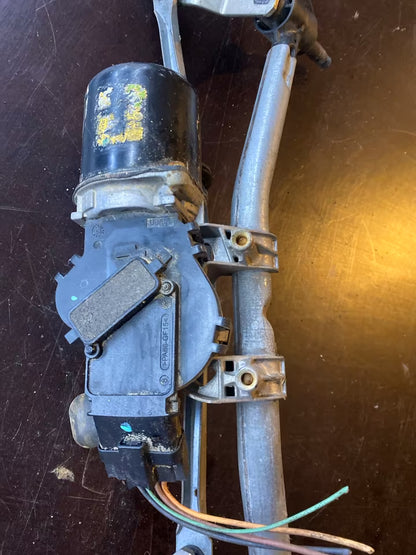 Renault Clio III Wischergestänge mit Motor 7701061590