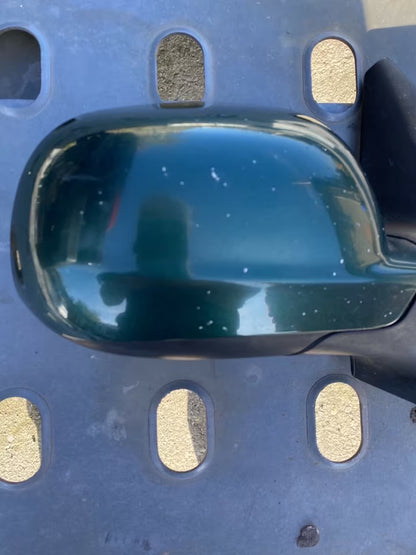 Rechter Seitenspiegel Grün