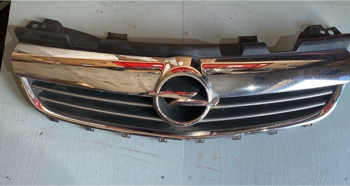 Opel Zafira B Frontgrill 13247331