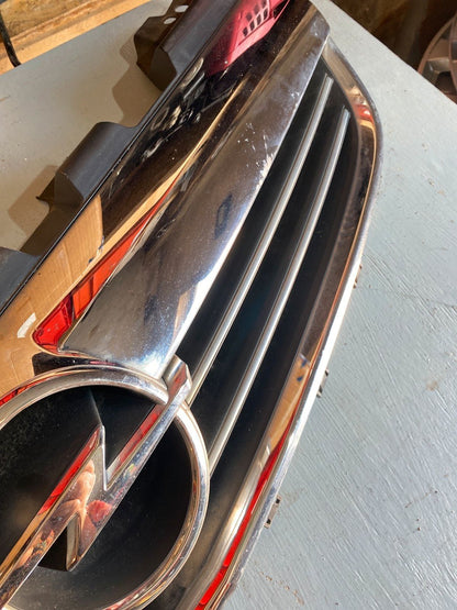Opel Zafira B Frontgrill 13247331