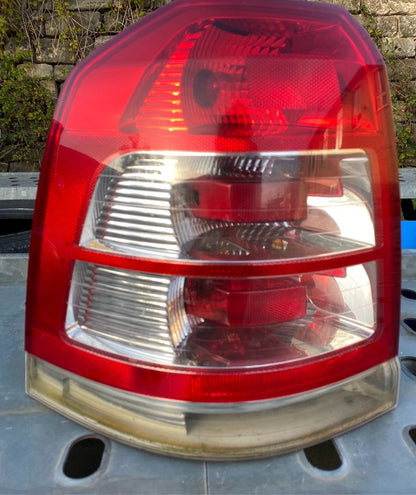 Opel Zavira Rücklicht links 13260853