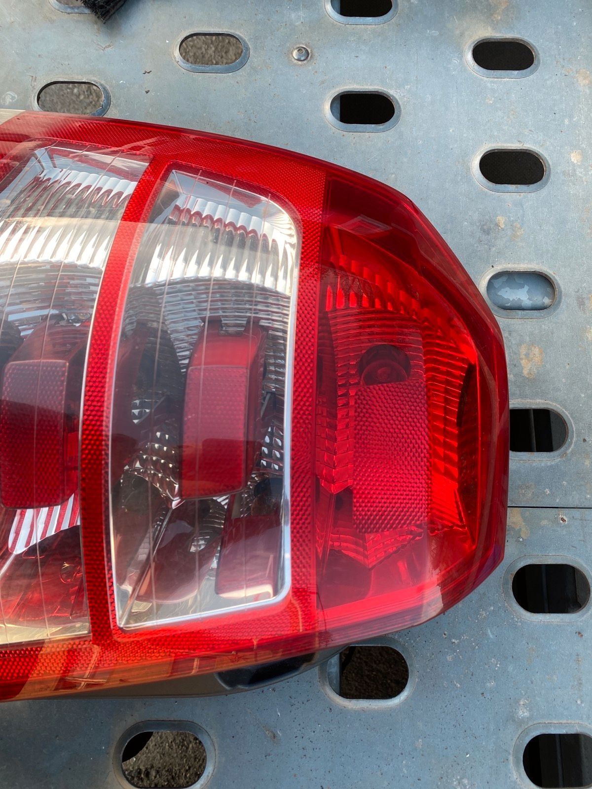 Opel Zavira Rücklicht links 13260853