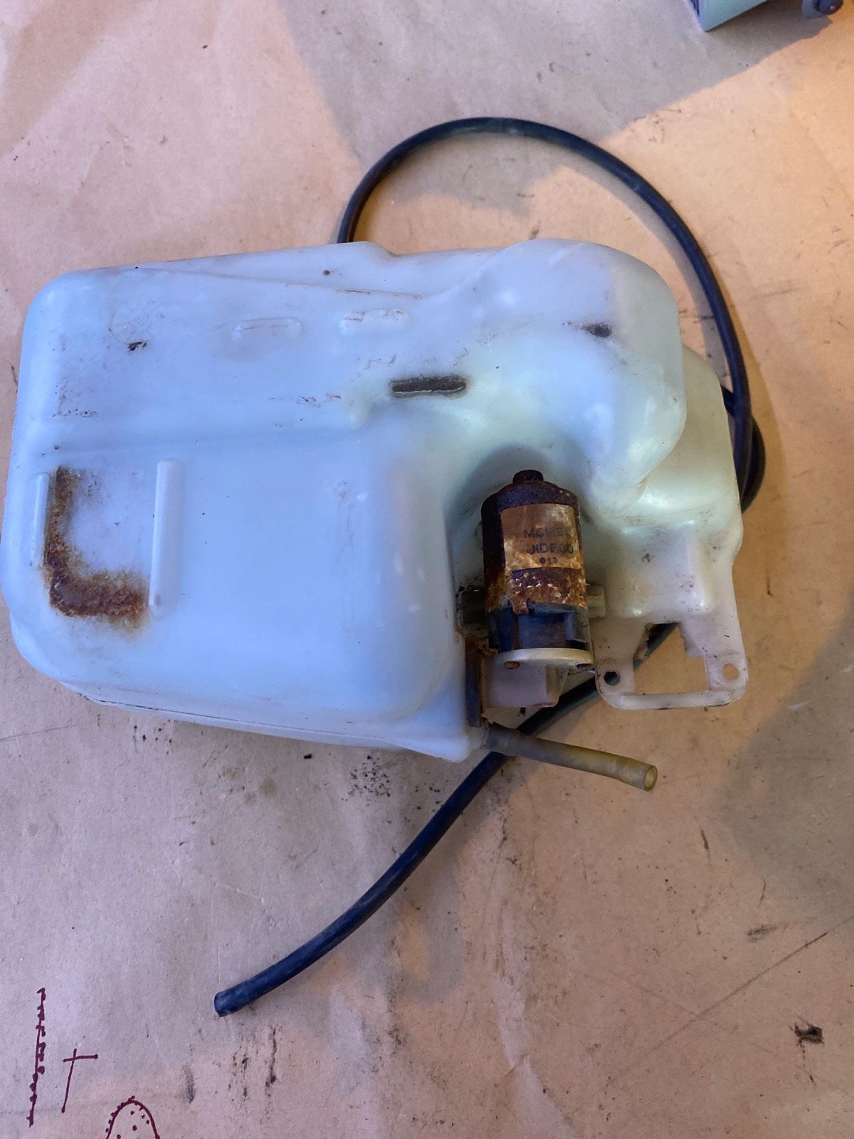 Micra K10 Wischwasserbehälter mit Pumpe - funktionstüchtig