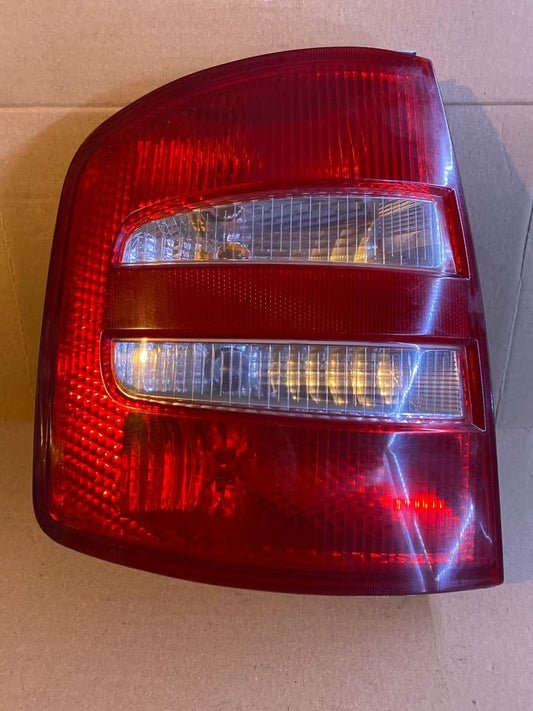 Skoda Fabia Rücklicht Links 086651902L