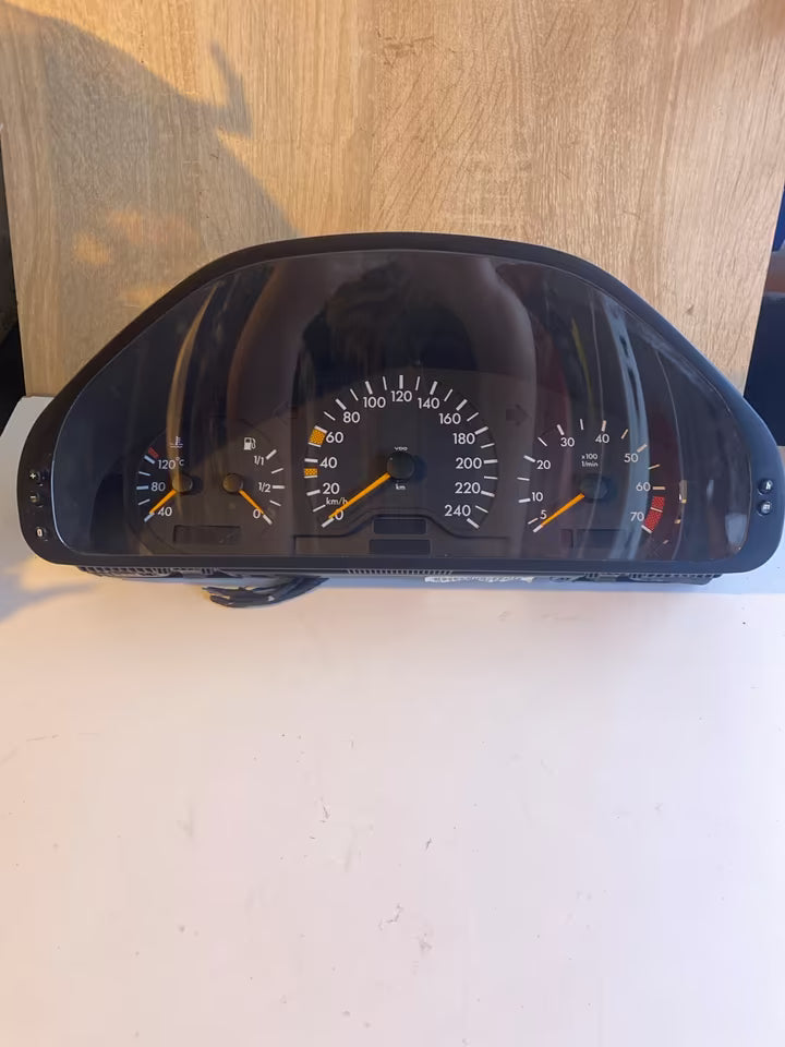 Mercedes W202 Tacho A2025409448