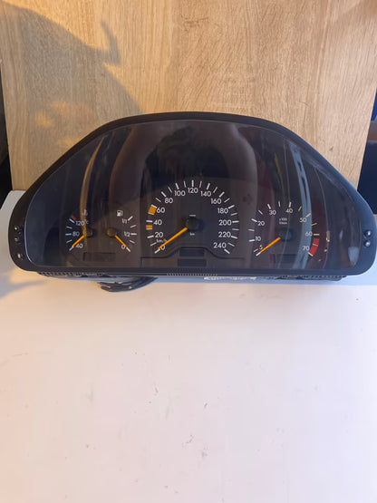 Mercedes W202 Tacho A2025409448