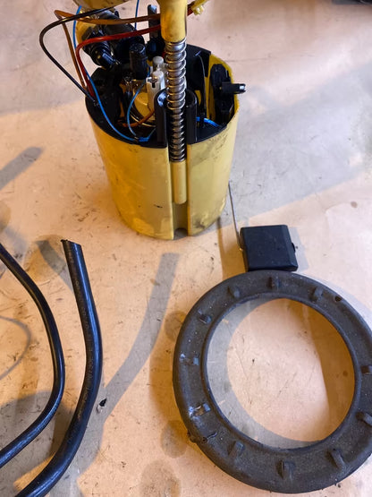BMW E91 Kraftstoffpumpe 24110701 320d Automatik