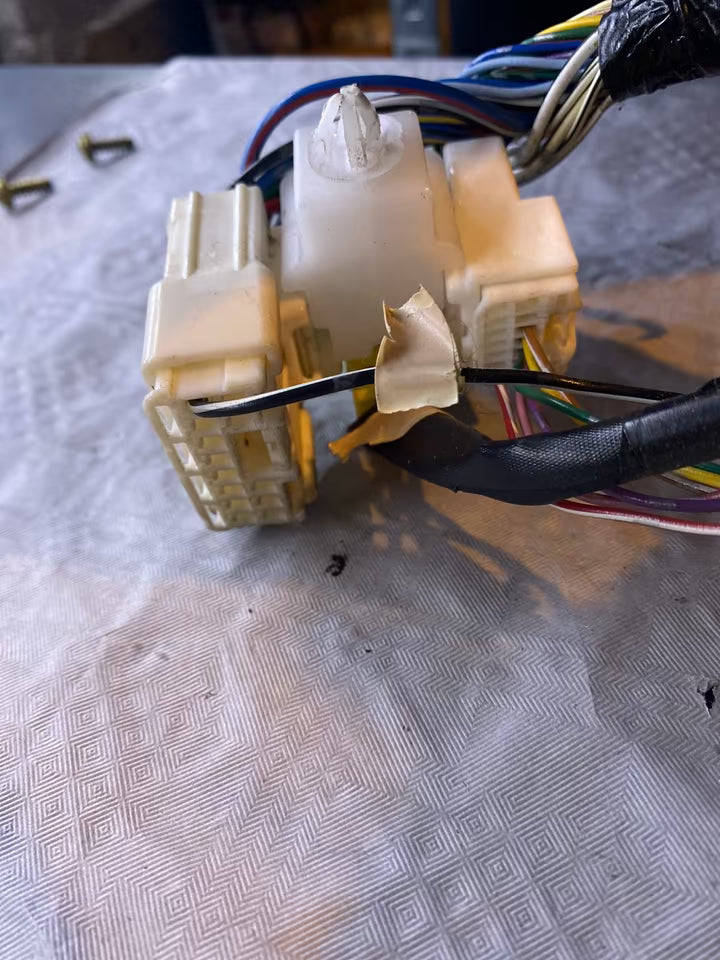 Toyota Yaris P11 Sicherungskasten inkl Stecker