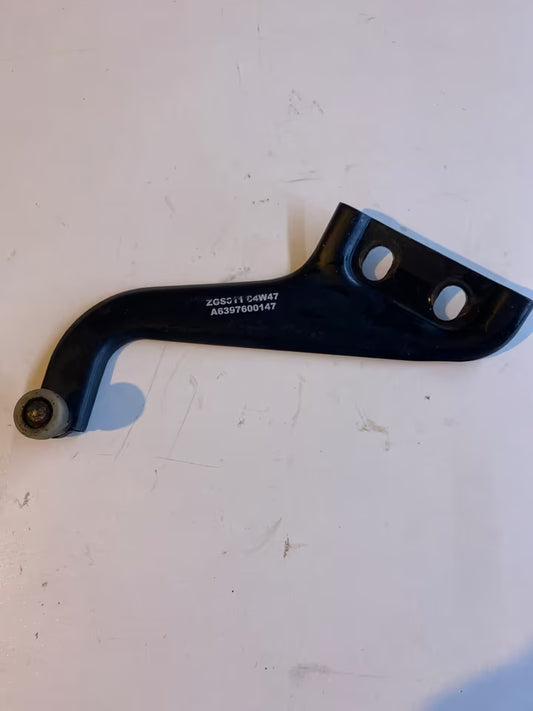 Mercedes Vito W639 Türroller A6397600147