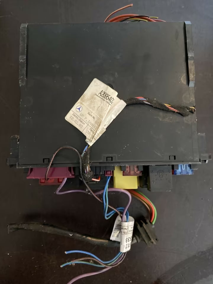 Mercedes W203 Sicherungskasten Zentralelektrik 2035452801
