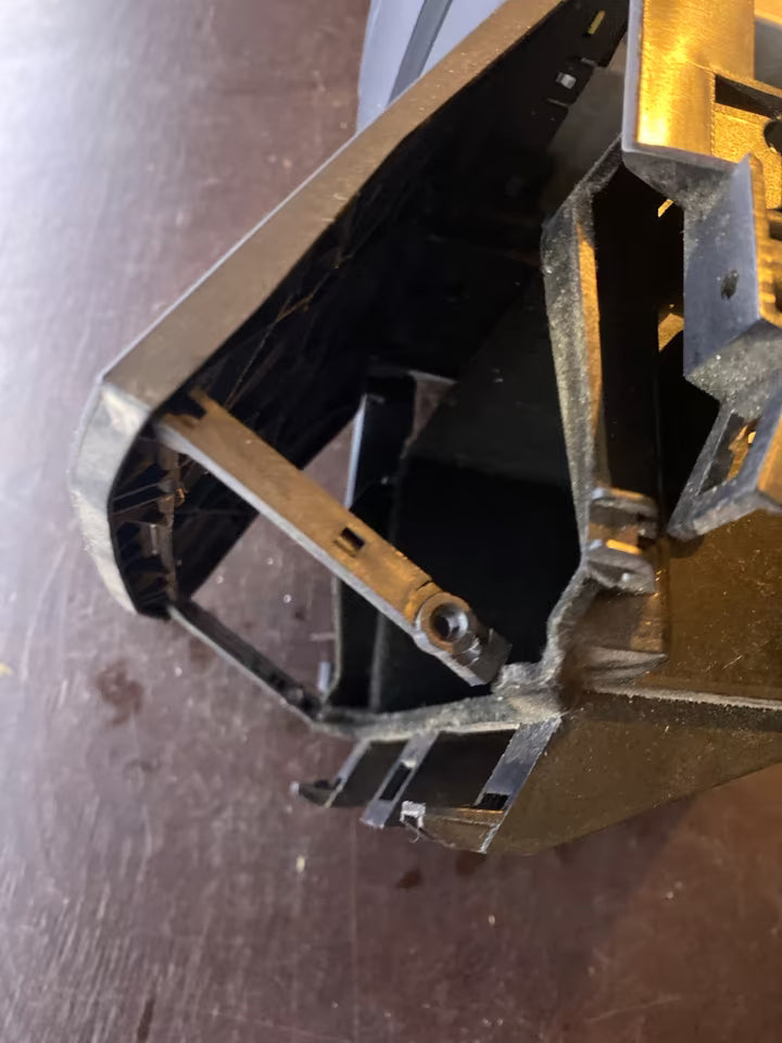 Nissan Primera P12 CDPlayer Konsole