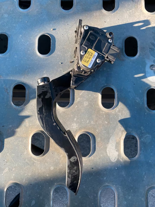 Audi A6 4B Gaspedal Fahrpedal Pedal 8D1723523L
