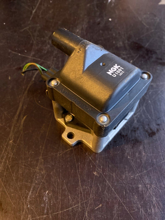 VW  Skoda Octavia Zündspule Steuergerät 3705010 CJA 104033