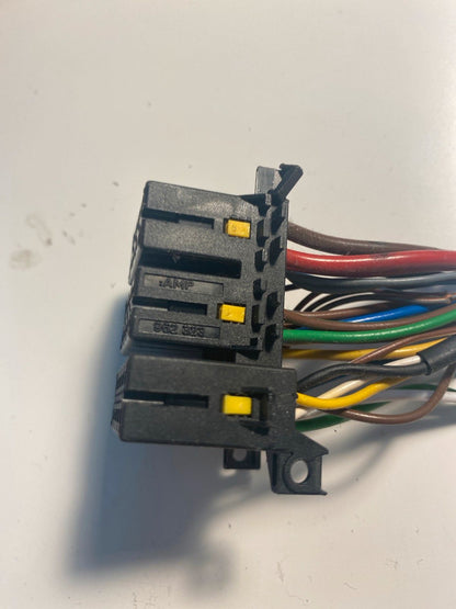 KFZ- 16-poliger Stecker 96323