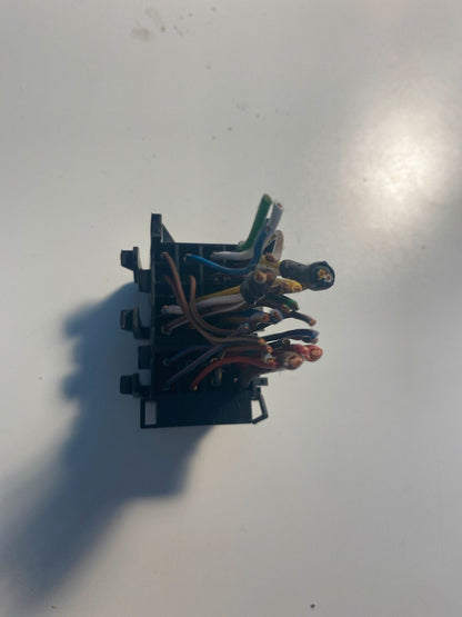 KFZ- 16-poliger Stecker 96323