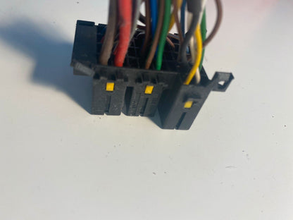 KFZ- 16-poliger Stecker 96323