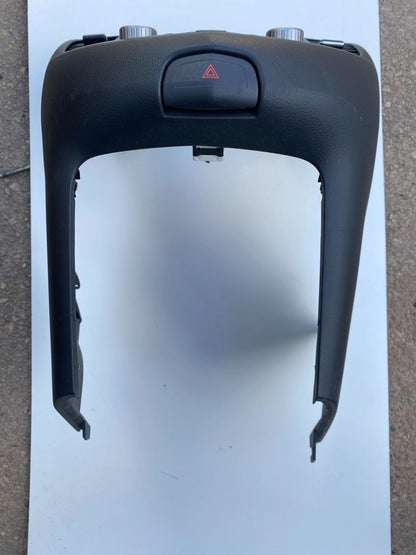 Nissan Primera Mittelkonsole P12