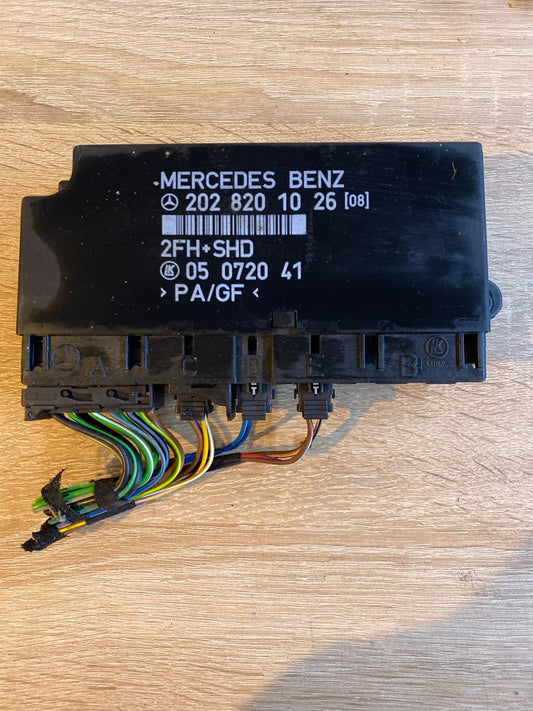 Mercedes W202  Komfortsteuergerät 2028201026