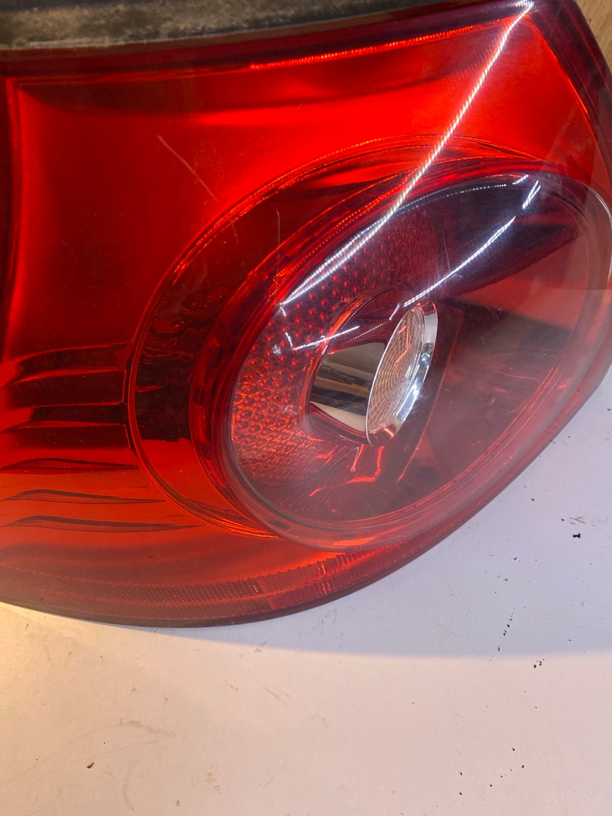 VW Golf 5 Rücklicht links 1K6945095E