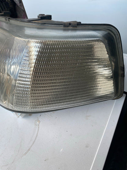 Audi V8 Frontscheinwerfer  Links 1305235129