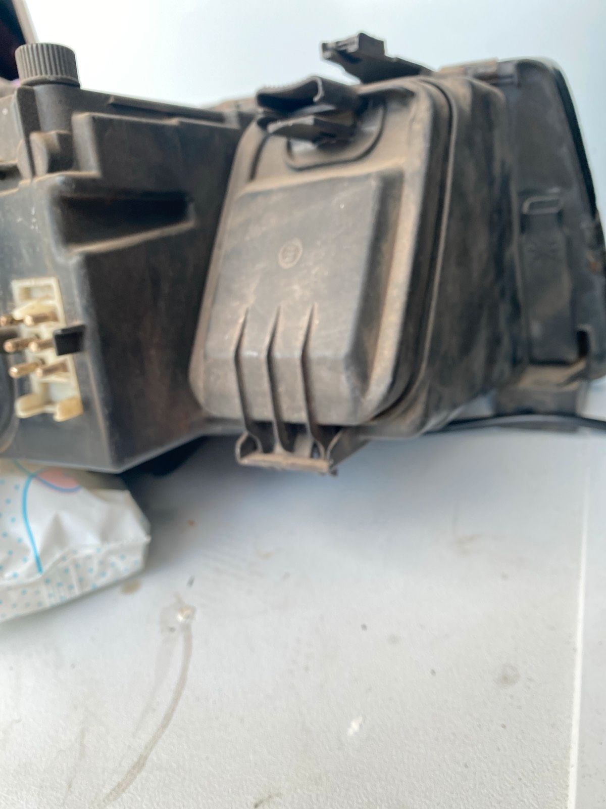 Audi V8 Frontscheinwerfer  Links 1305235129