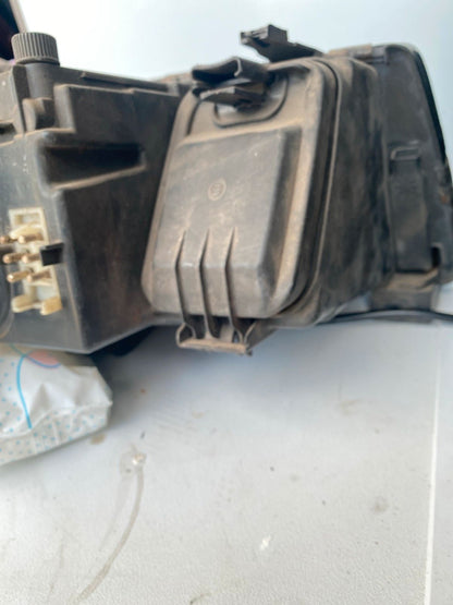Audi V8 Frontscheinwerfer  Links 1305235129