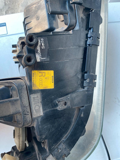 Audi V8 Frontscheinwerfer Rechts  1305235130