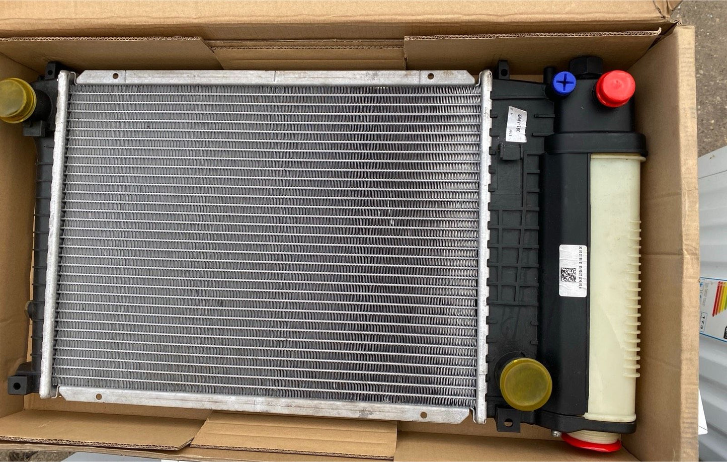 BMW 3, 5er Kühlmittelkühler 8MK376717464