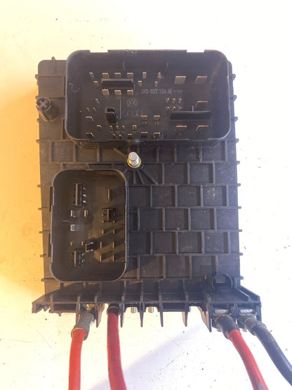 VW Touran Relaiskasten  Sicherungskasten 1K0937124H  01394932