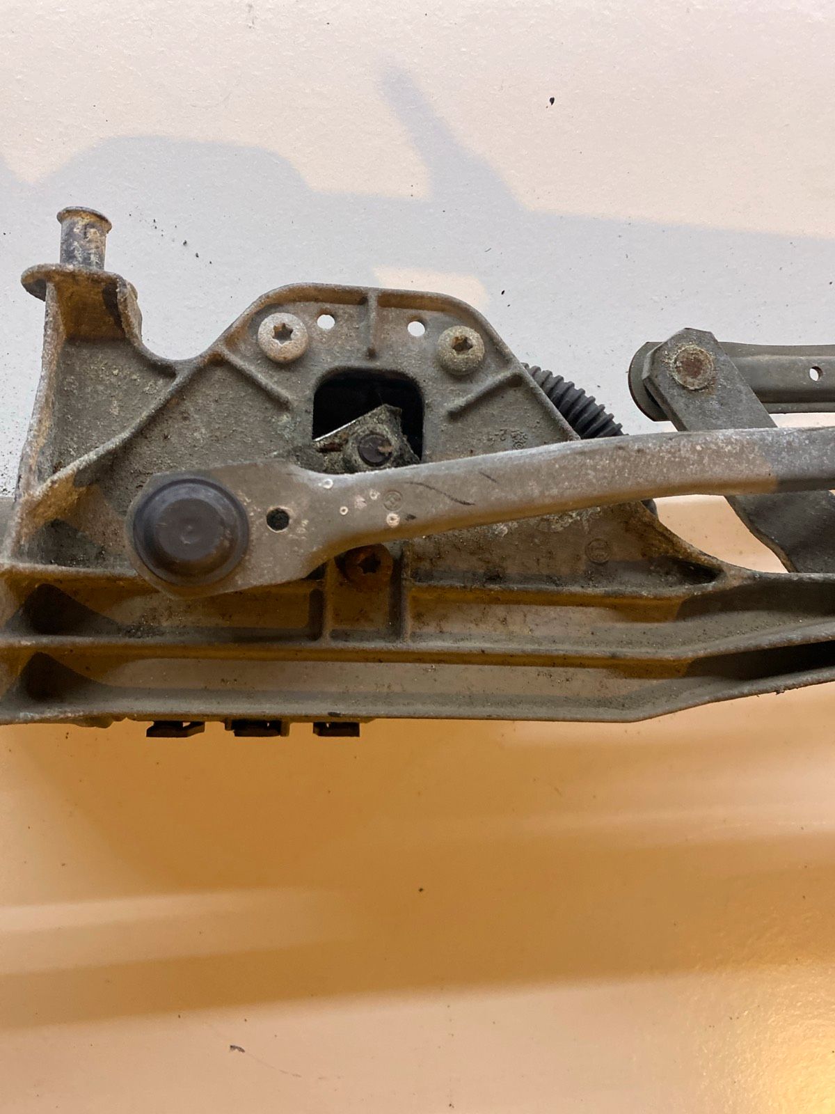 FORD FOCUS II  Wischergestänge vorne mit Motor 3397020850