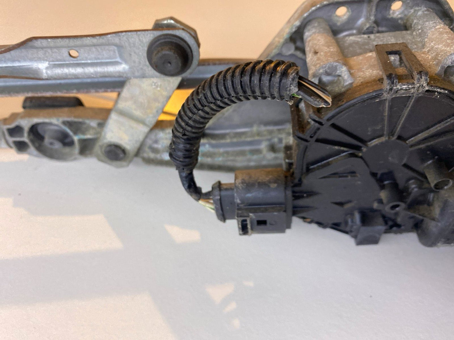 FORD FOCUS II  Wischergestänge vorne mit Motor 3397020850