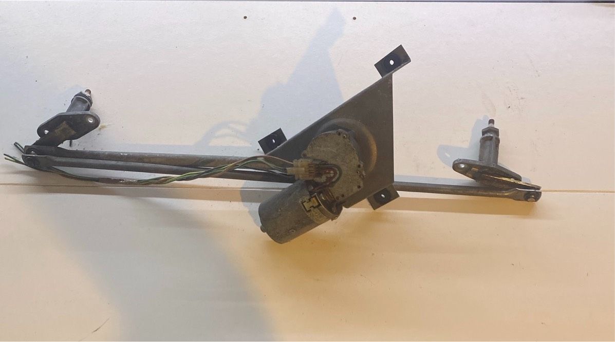 VW LT 1 Scheibenwischergestänge mit Motor 281955326