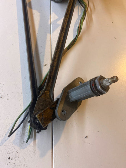 VW LT 1 Scheibenwischergestänge mit Motor 281955326