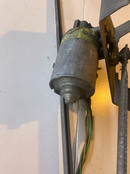 VW LT 1 Scheibenwischergestänge mit Motor 281955326