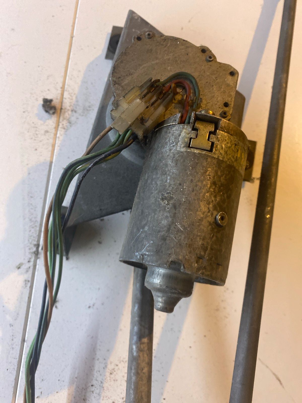 VW LT 1 Scheibenwischergestänge mit Motor 281955326