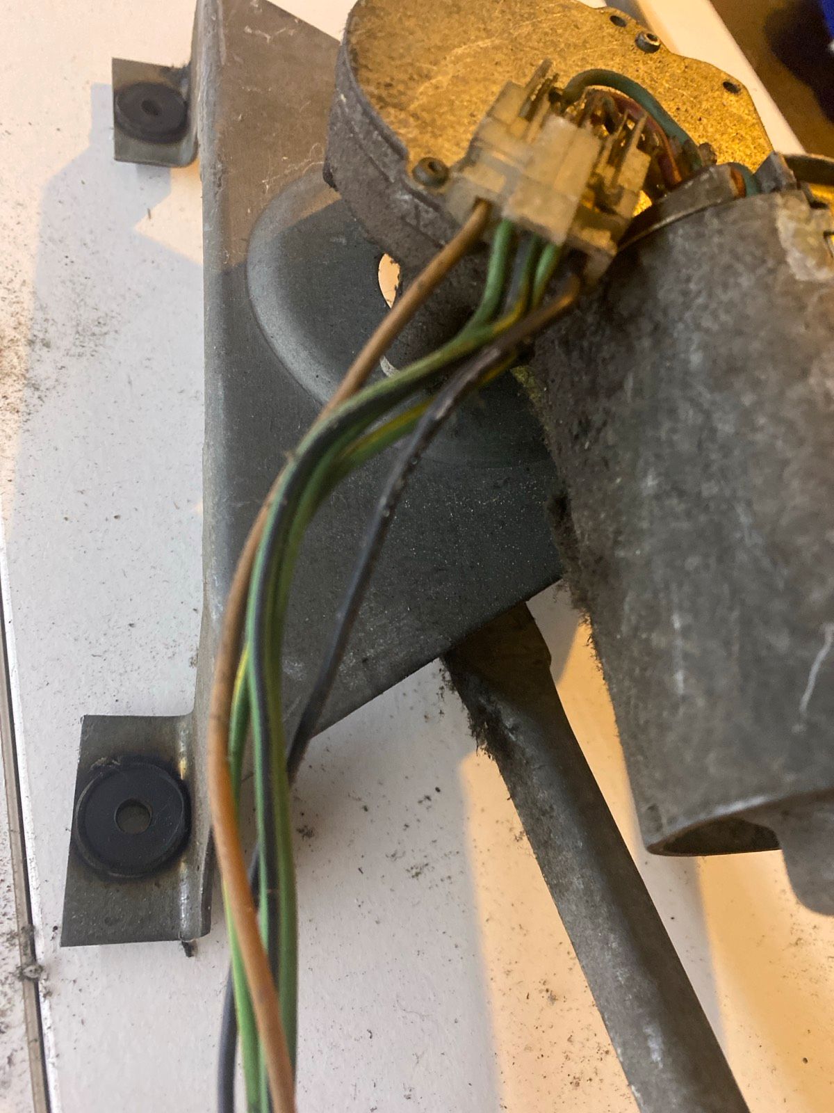 VW LT 1 Scheibenwischergestänge mit Motor 281955326