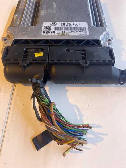 VW T5 1,9 TDI Motorsteuergerät 038906016T