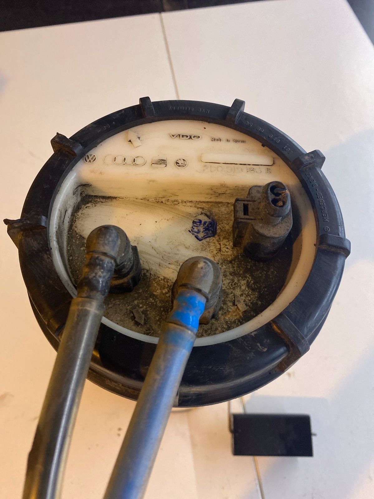 VW LT 35  Kraftstoffpumpe 2D919183B