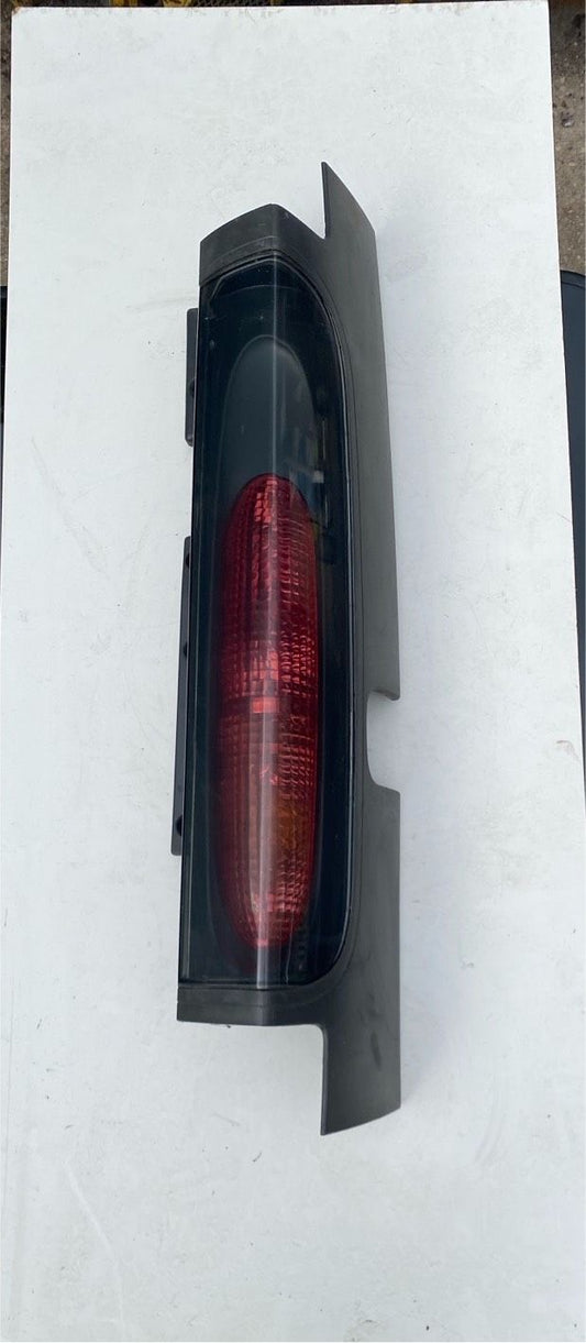 Opel Vivaro Rücklicht Rechts