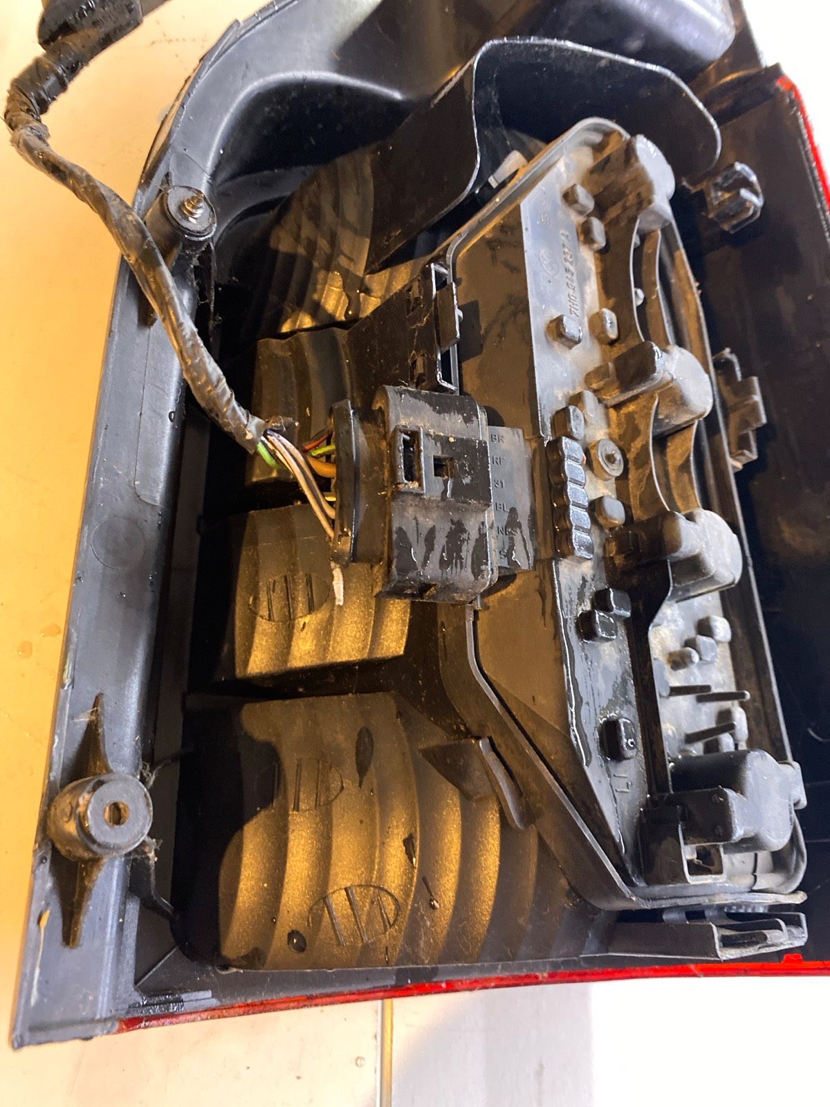 VW T5 7H Rücklicht Links