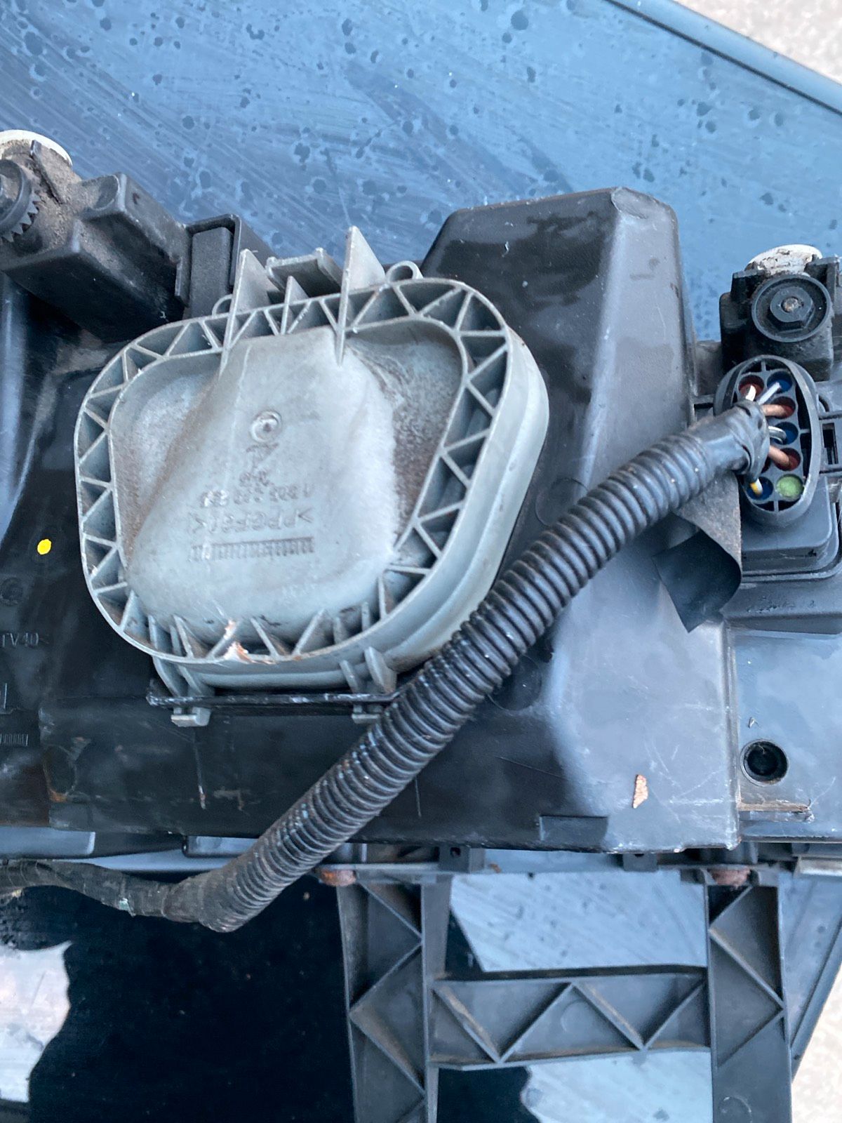 VW T5 7H Frontscheinwerfer Links 7H1941015