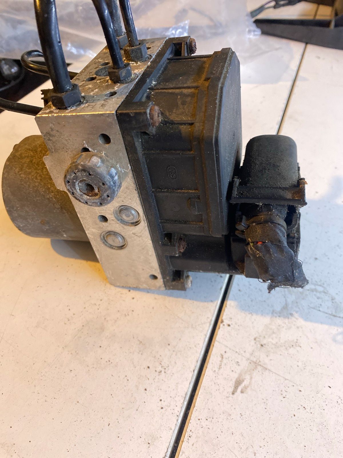 Audi VW 0265950055 4B0614517G 0265225124 ABS Block