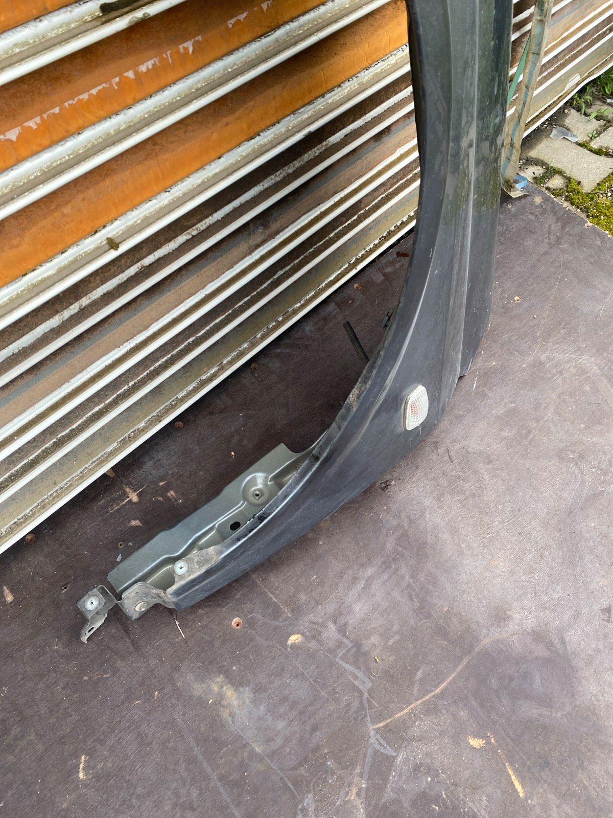 Nissan Primera P12 Kotflügel Links