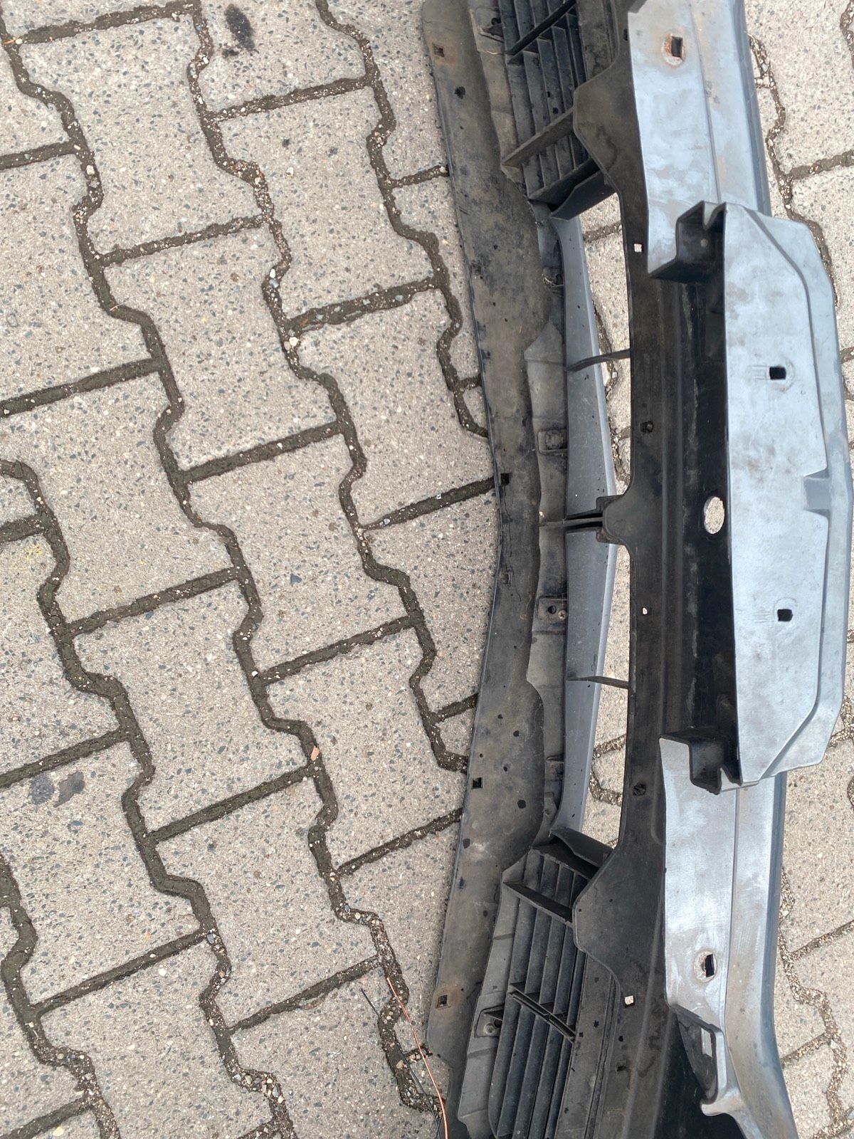 Nissan Primera P12 Frontstossstange